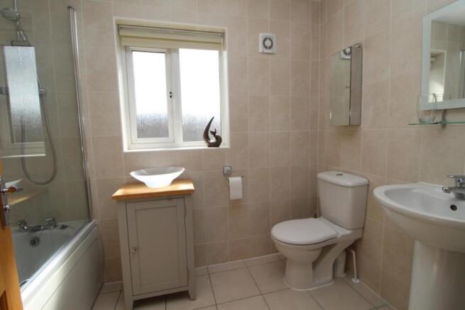 HOUSE BATHROOM/ W.C.