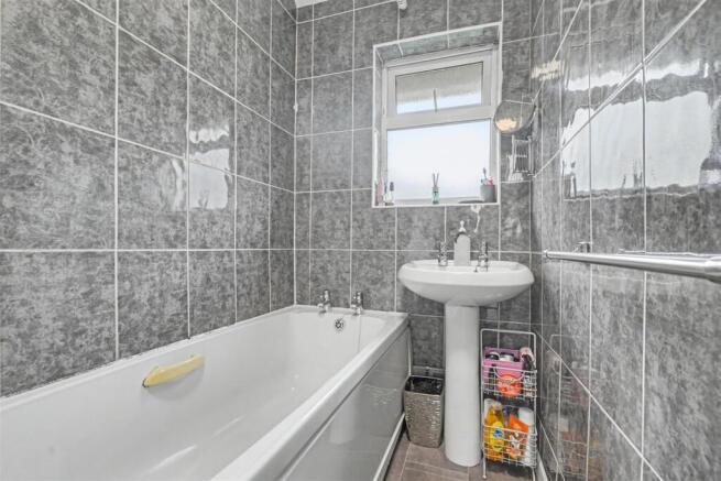 Bathroom_2.jpeg