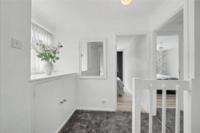 5 bed Detached for sale Image 10