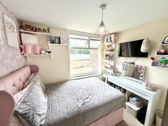 3 bed Terraced for sale Image 11