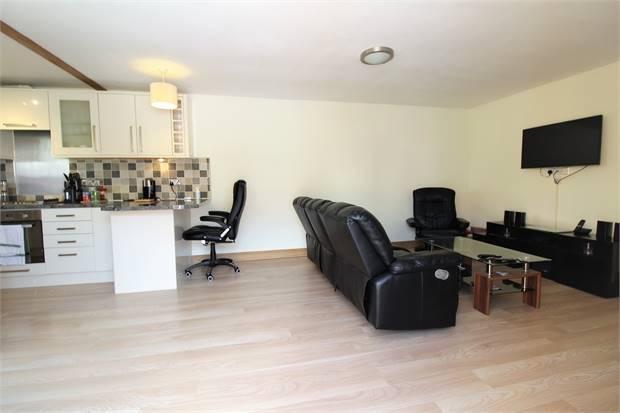 Open Plan Lounge/Kitchen