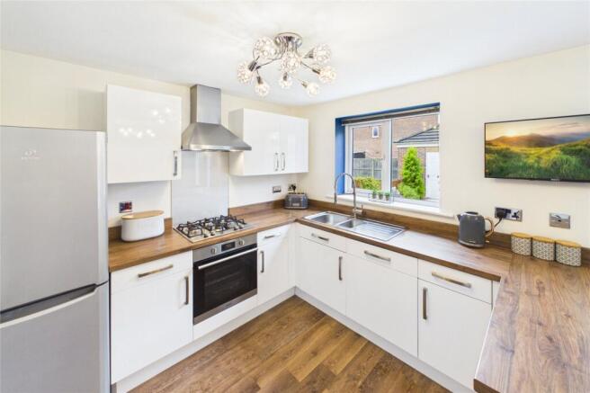 3 bed Detached for sale Image 8