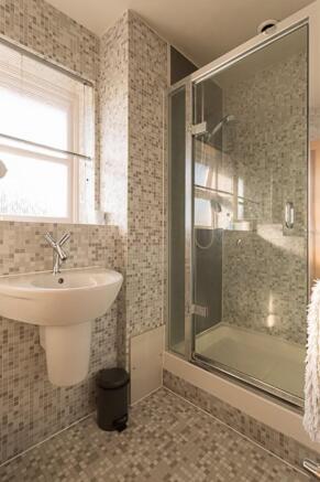 Master Bedroom En-Suite
