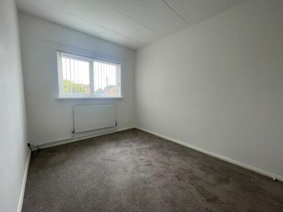 2 bed Flat to rent Image 5