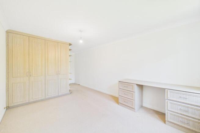2 bed Apartment for sale Image 12