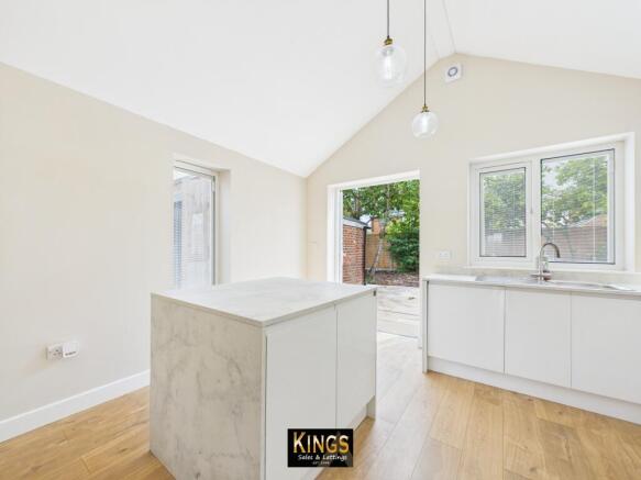 4 bed Semi-Detached Bungalow for sale Image 7