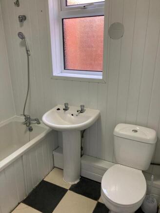 3 bed Terraced to rent Image 7