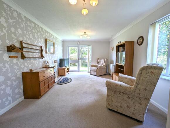 Sitting / dining room