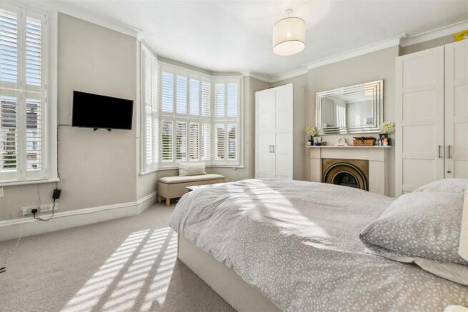 Heathfield Gardens, W4 - FOR SALE