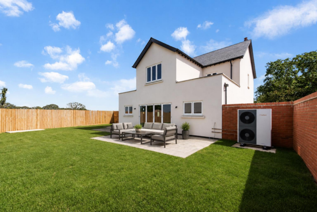 Rear garden with furniture.png