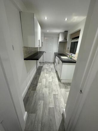 Newly Refurbished 2-Bedroom Property in the Heart