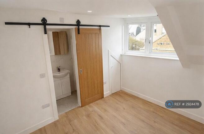 1 bed Flat to rent Image 5