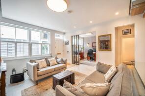 16, Lancaster Mews, London W2 3QE