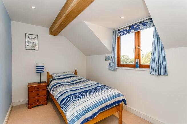 8305879-interior11.JPG