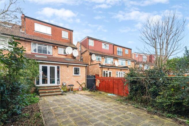 Vyner Road, London, W3 photo 4