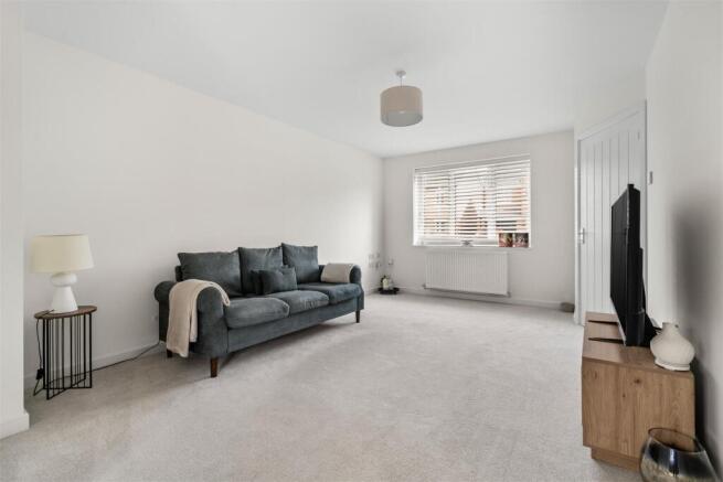 4 bed Detached for sale Image 6