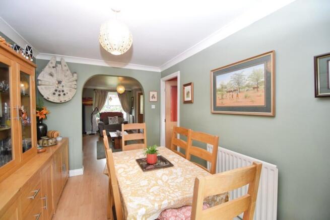 4 bed Detached for sale Image 8