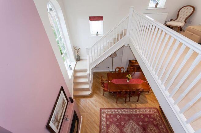 GALLERIED LANDING