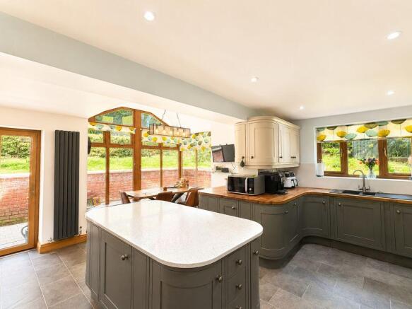 Sanderling Rise, Burntwood, WS7 9NZ photo 4