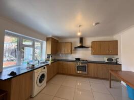 6, Bingley Close, Nottingham NG8 3HG