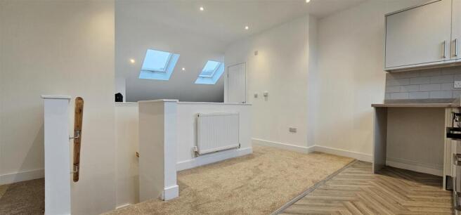 1 bed Flat to rent Image 4