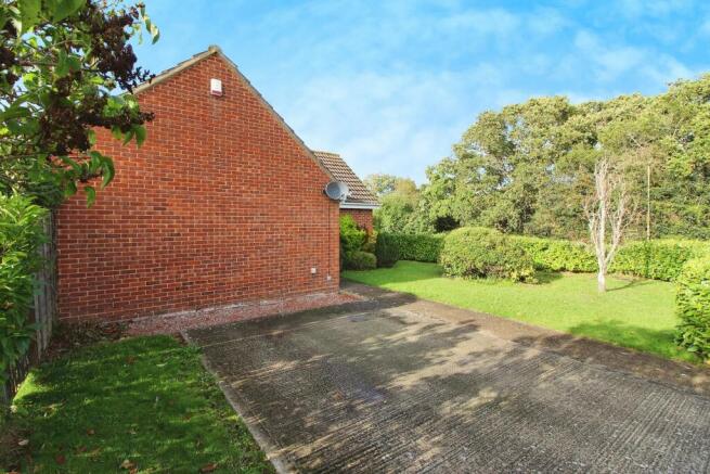 Front Driveway and Garden