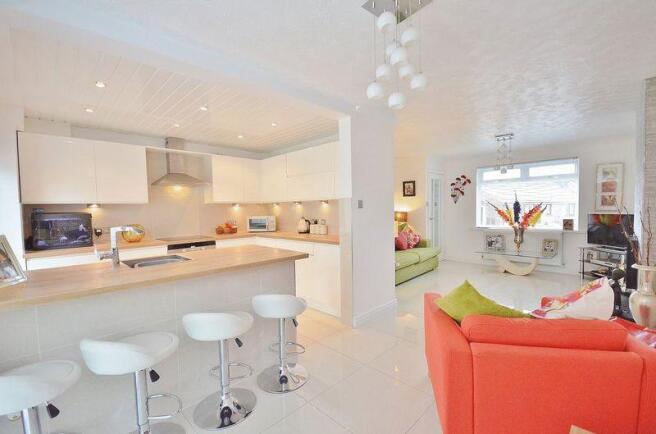 Lounge/kitchen...