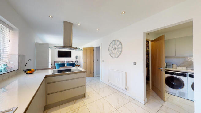 4 bed Detached for sale Image 10