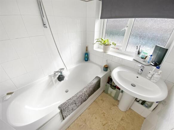 Bathroom.jpg