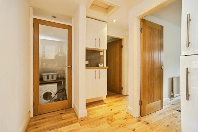 2 bed Flat for sale Image 9