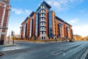 Flat 28, 85 Charter House, Canute Road, Southampton SO14 3FY