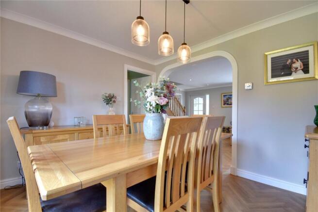 4 bed Detached for sale Image 5