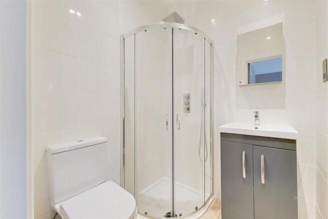 15_Ensuite 2-0.jpg