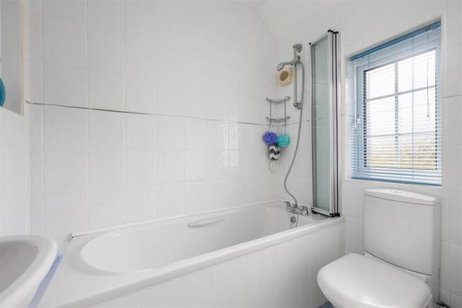 3 bed House for sale Image 11