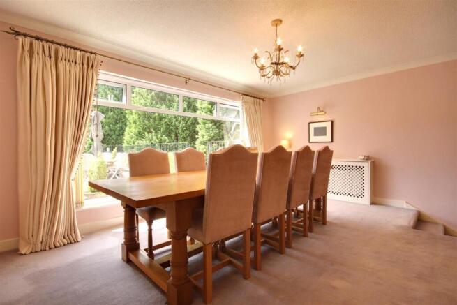 6 bed Detached for sale Image 11