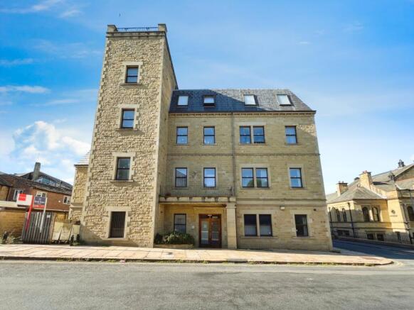 1 bed Apartment to rent Image 4