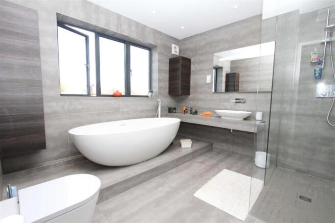 Main bathroom