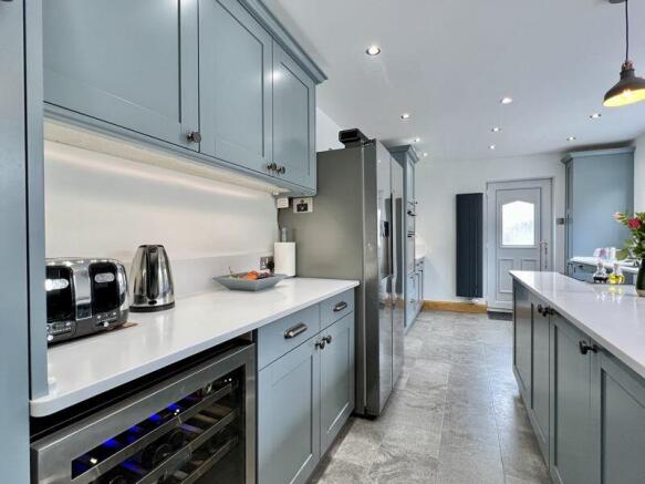 KITCHEN BREAKFAST ROOM