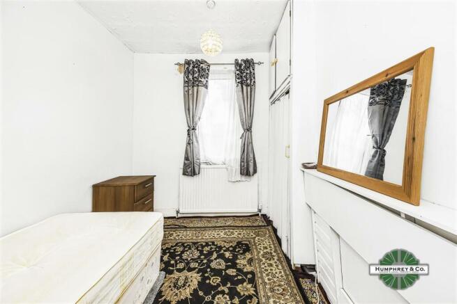 8 Farmilo Road -001.JPG