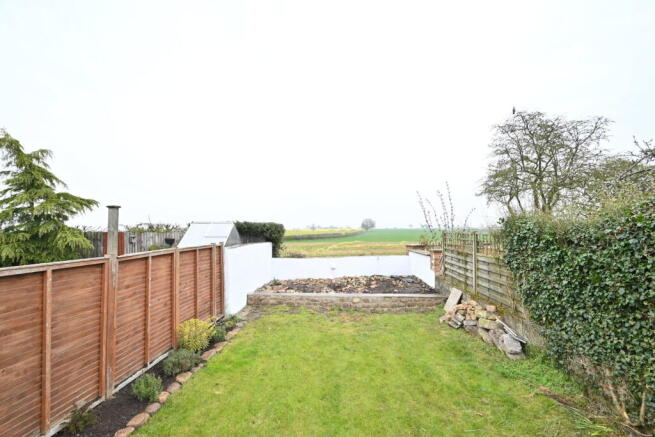 2 bed Terraced to rent Image 4
