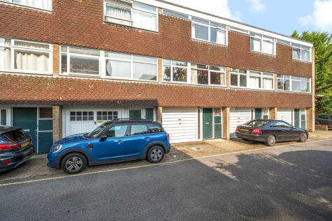 Hill View Court, Woking, GU22