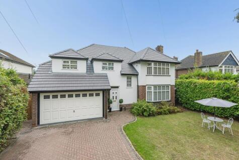 The Avenue, Sale, M33