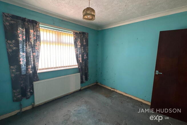 3 bed Semi-Detached Bungalow for sale Image 11