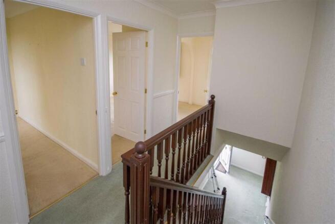 FIRST FLOOR LANDING