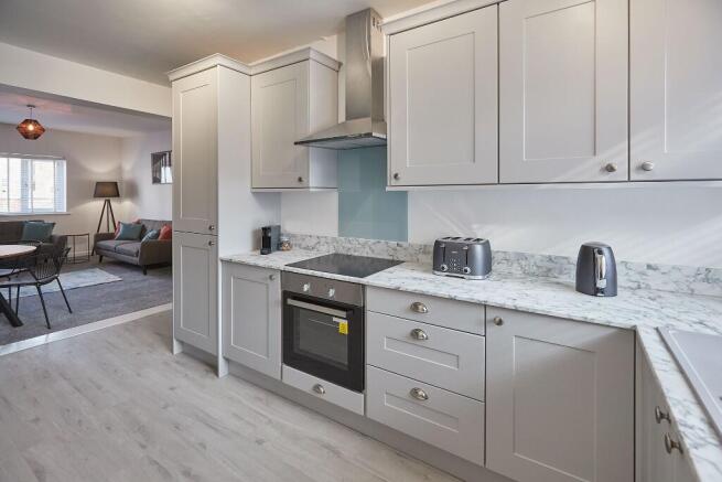 3 bed Apartment for sale Image 8