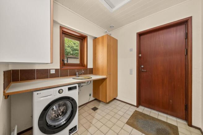 3 bed Detached Bungalow for sale Image 12