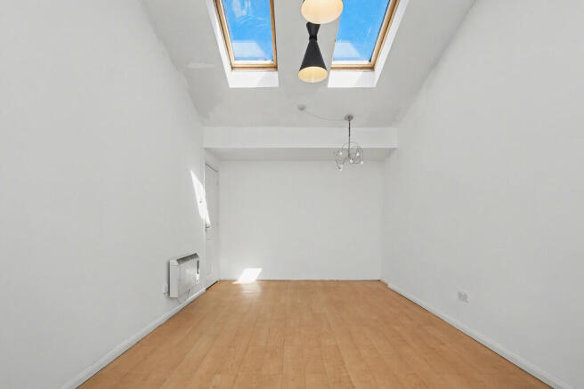Living Area - Ang...