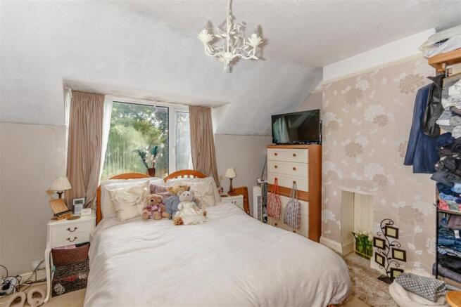 8392897-interior01.jpg
