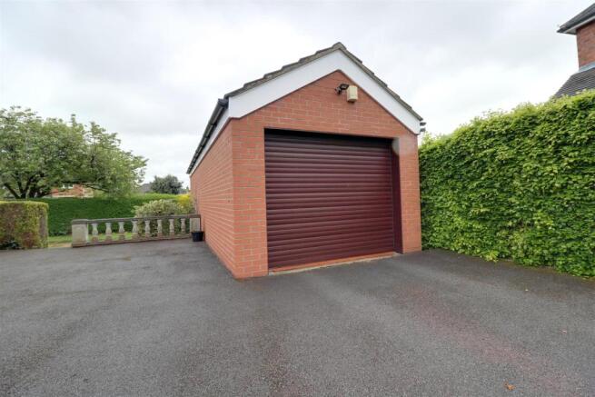 rear garage (8).jpg