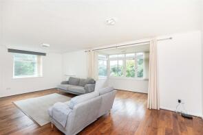 16, 6 Roslin Hall, Manor Road, Bournemouth BH1 3ES